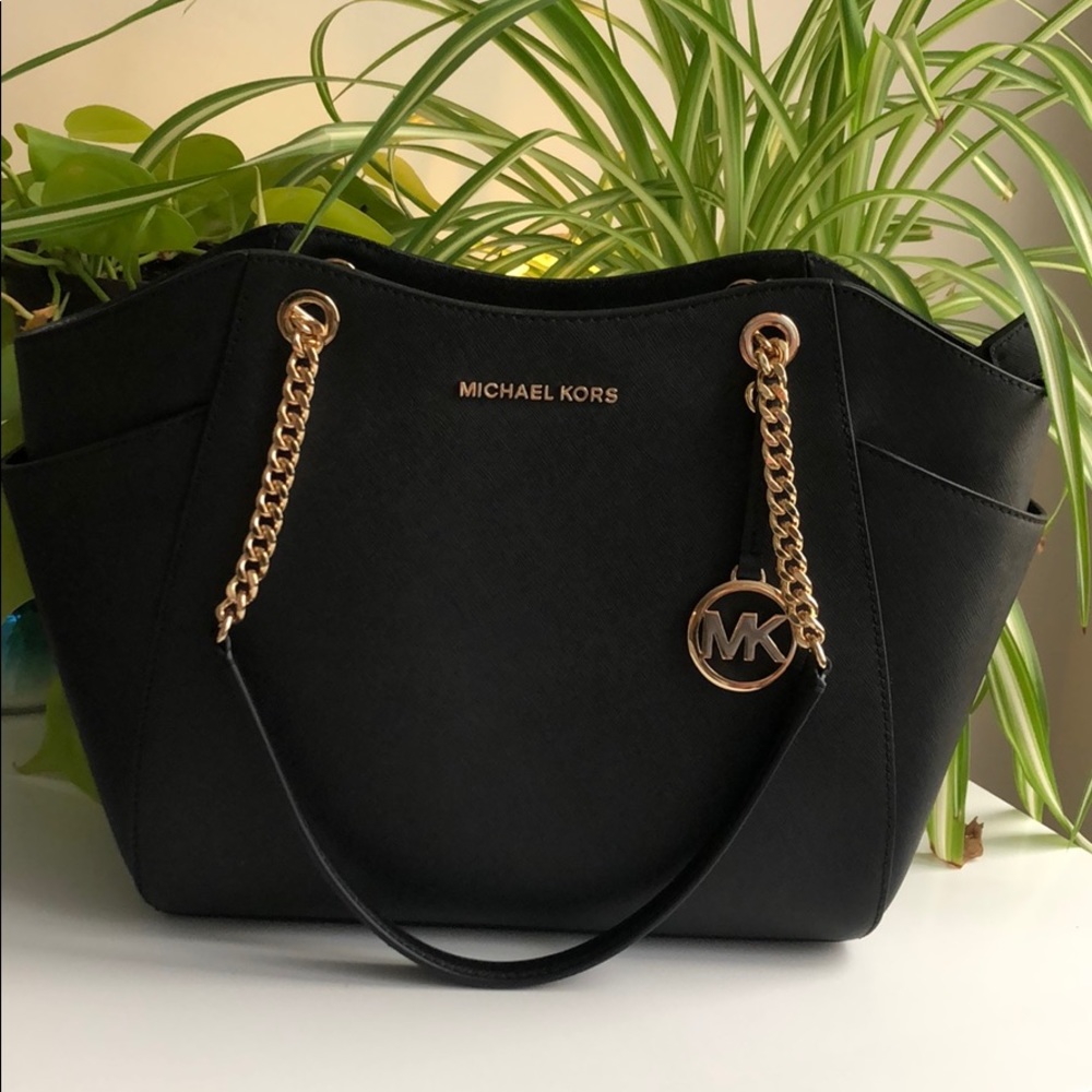 Micheal Kors “Jet Set” bag
